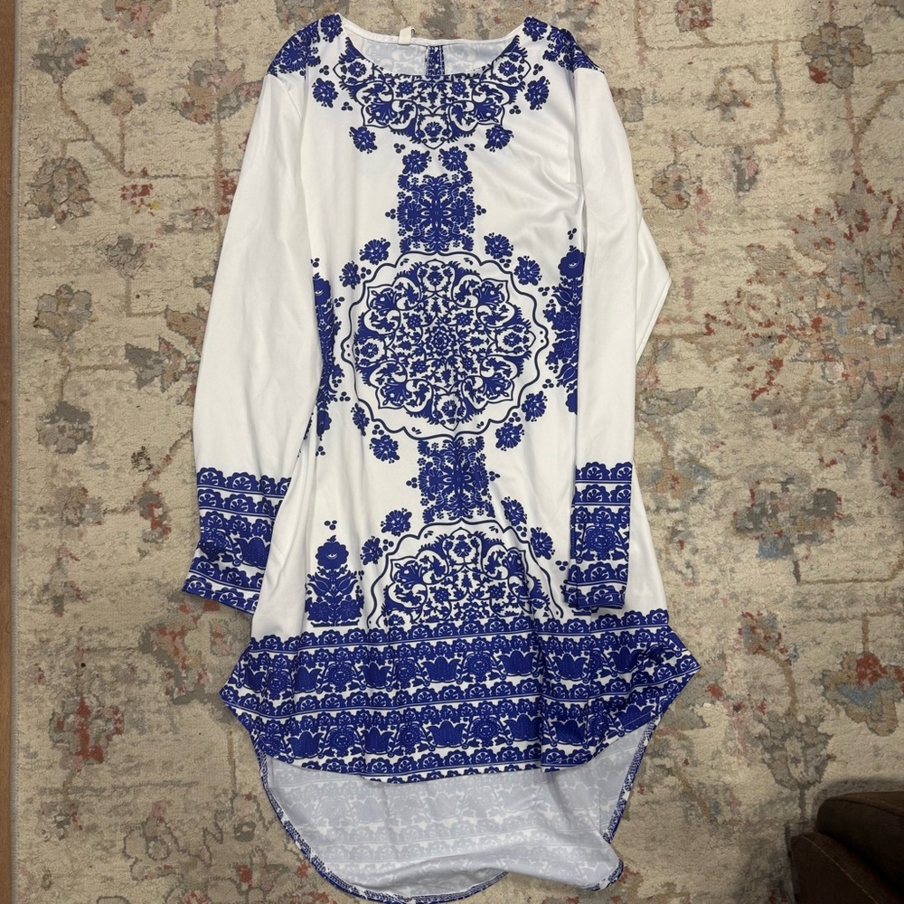 $5-(min purchase $15) Blue and White Patterned Long Sleeve Dress